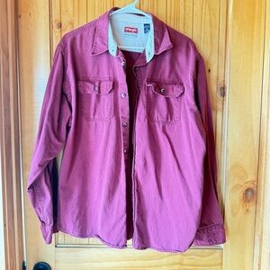 Men's Wrangler Premium Quality Size X-Large Vintage Red Long Sleeve Button Down